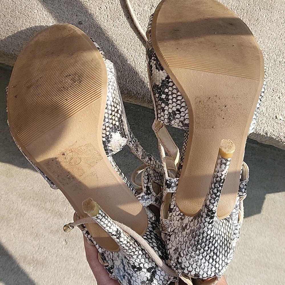 Snake skin heels - Picture 5 of 7